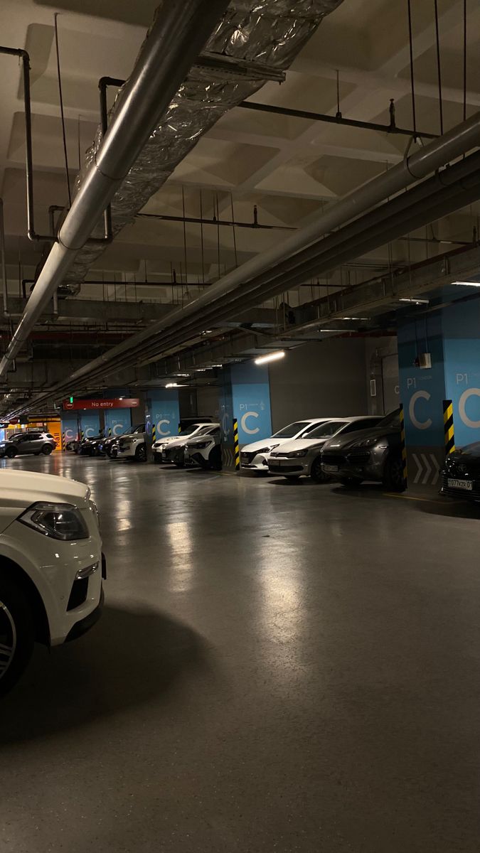 parking aesthetic کفپوش پلی یورتان: راه‌حلی هوشمندانه برای پارکینگ‌های ایمن و زیبا